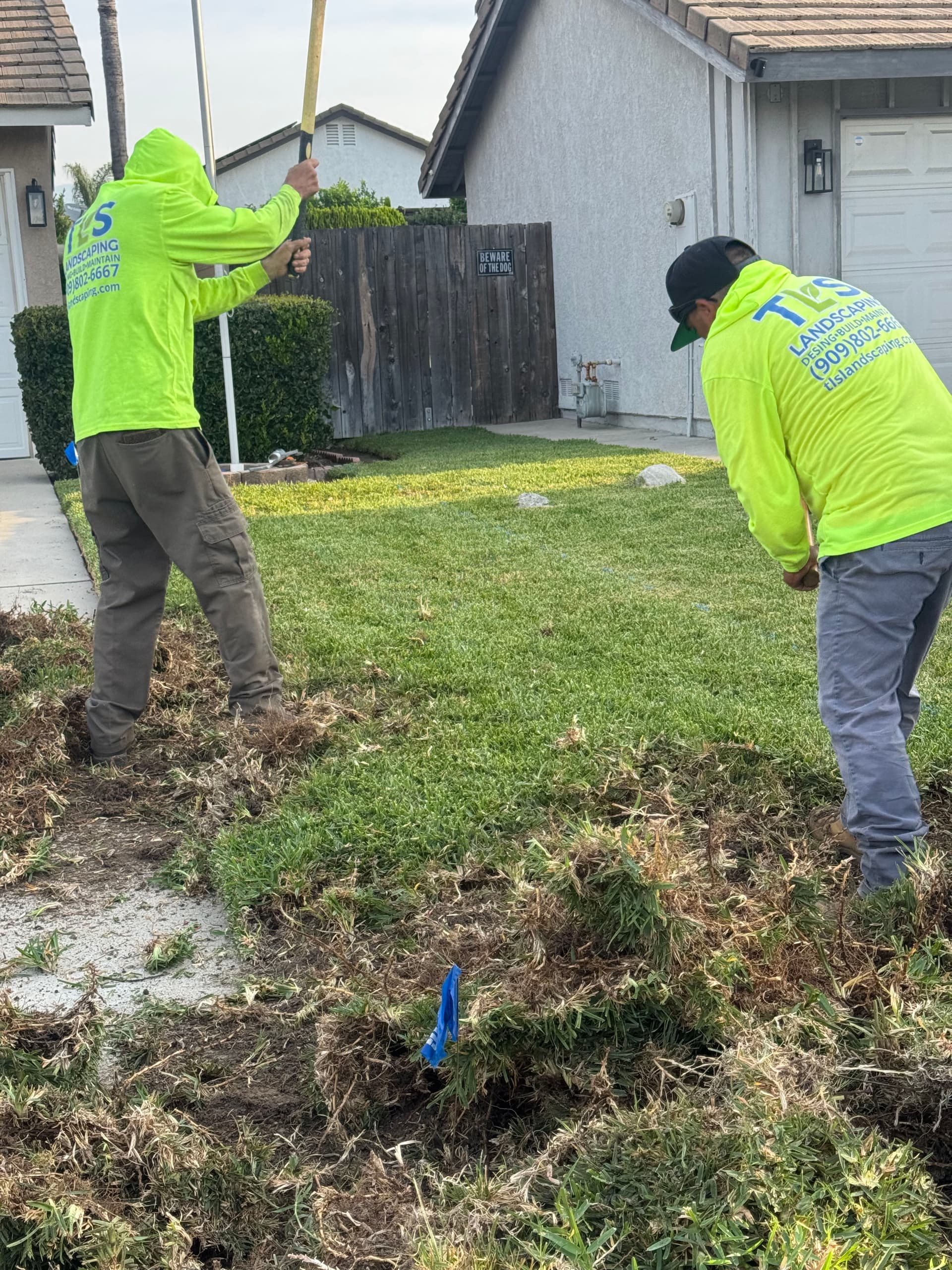 Gallery photos for Less Lawn, More Curb Appeal With River Rock and Clean Edging: Image #2